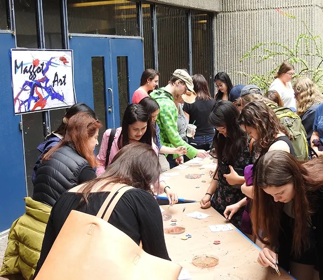 The Maggot Art activity at the 2017 UC Davis Picnic Day drew a long line of eager artists. (Photo by Kathy Keatley Garvey)