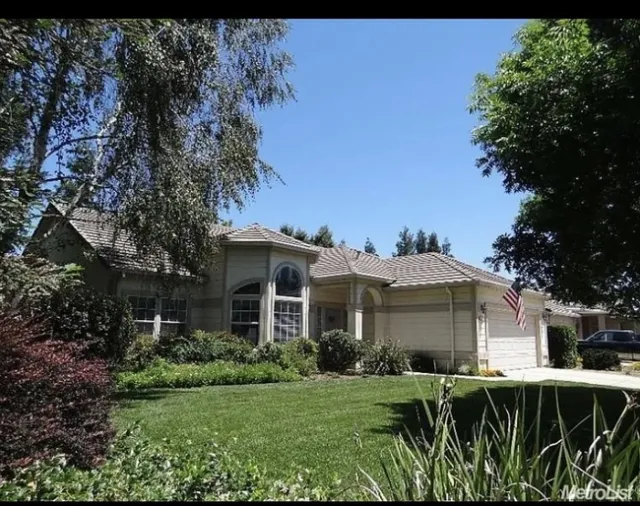 Local Master Gardener's house 